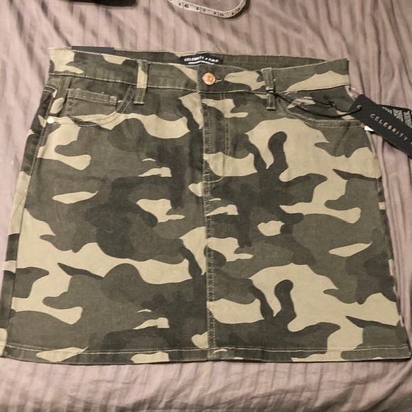 NEW NWT Celebrity Pink Camouflage Camo Mini Skirt 9 /29 - Picture 2 of 12